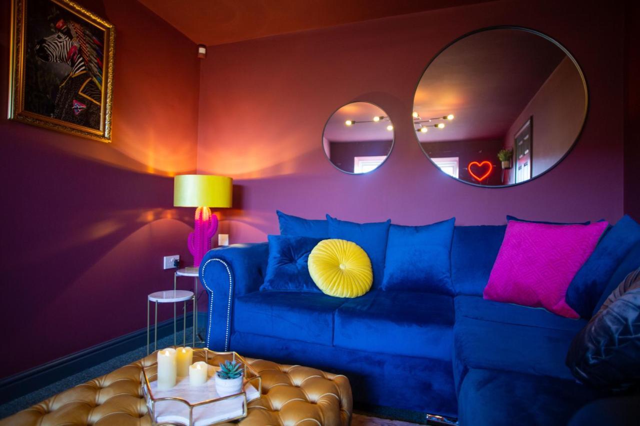 The Stables - Quirky One Bed With Wood Fired Hot Tub Apartment *
